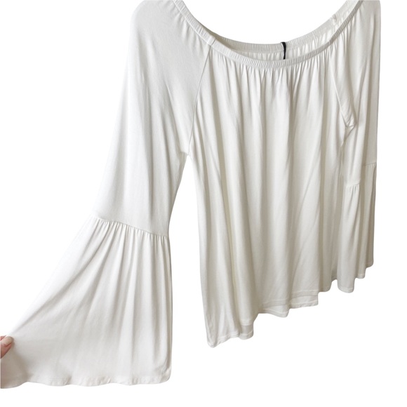 NWT Chaser White Rice Off Shoulder Top with Bell Sleeves Size Small - Picture 4 of 7